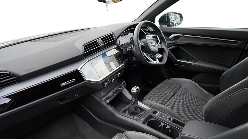 Audi Q3 35 Tfsi Black Edition Grey #2