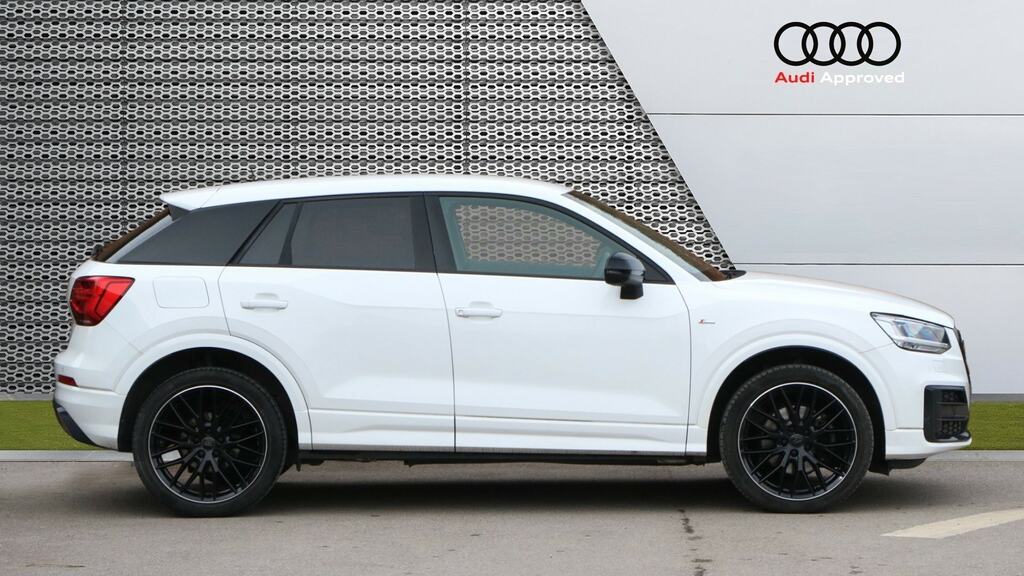 Audi Q2 30 Tfsi Black Edition White #4