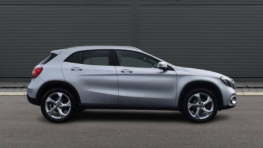 Mercedes-Benz GLA Class Gla 200D Sport Premium Plus Silver #4