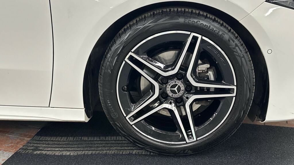 Mercedes-Benz A Class A180 Amg Line Executive KK25BWJ White #5