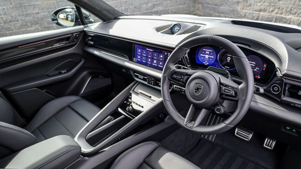 Porsche Macan 470Kw Turbo 100Kwh Grey #5