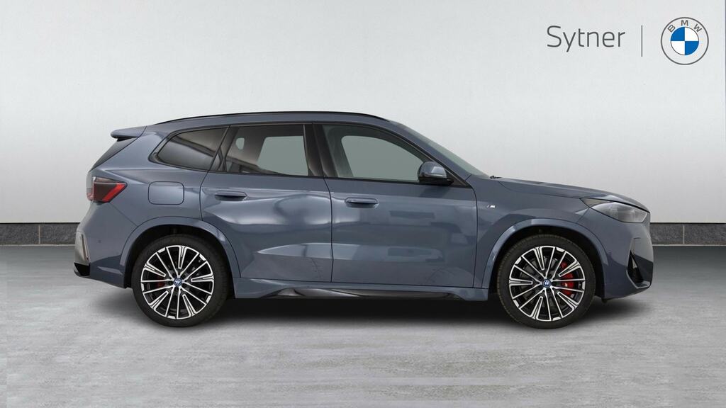 BMW iX1 150Kw Edrive20 Shadow Edition 65Kwh Blue #3