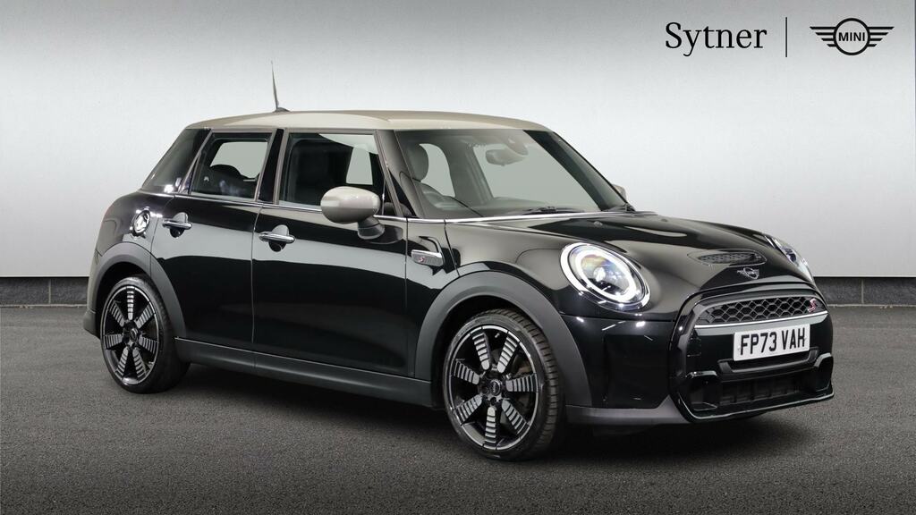 Mini Hatch 2.0 Cooper S Exclusive Premium Black