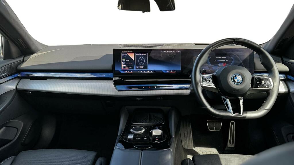 BMW i5 250Kw Edrive40 M Sport 84Kwh YP24DAU Grey #3