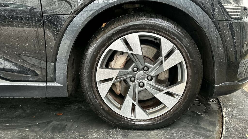 Audi E-tron 230Kw 50 Quattro 71Kwh Sport Cs Black #5