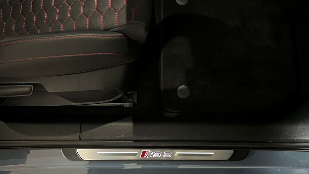 Audi RS3 Carbon Vorsprung Black #32
