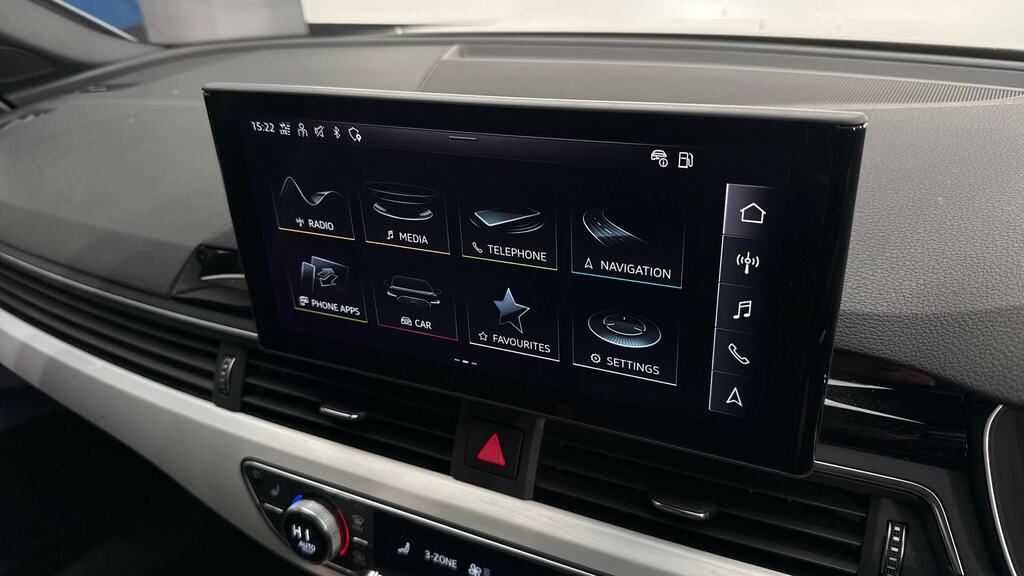 Audi A4 Avant Black Edition Blue #12