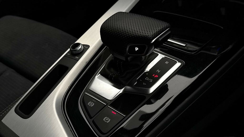 Audi A4 Avant Black Edition Blue #14