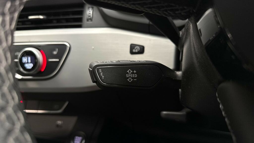 Audi A4 Avant Black Edition Blue #26