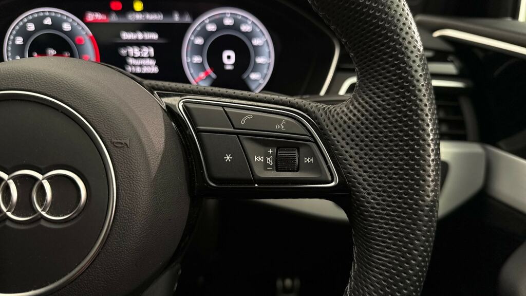 Audi A4 Avant Black Edition Blue #18