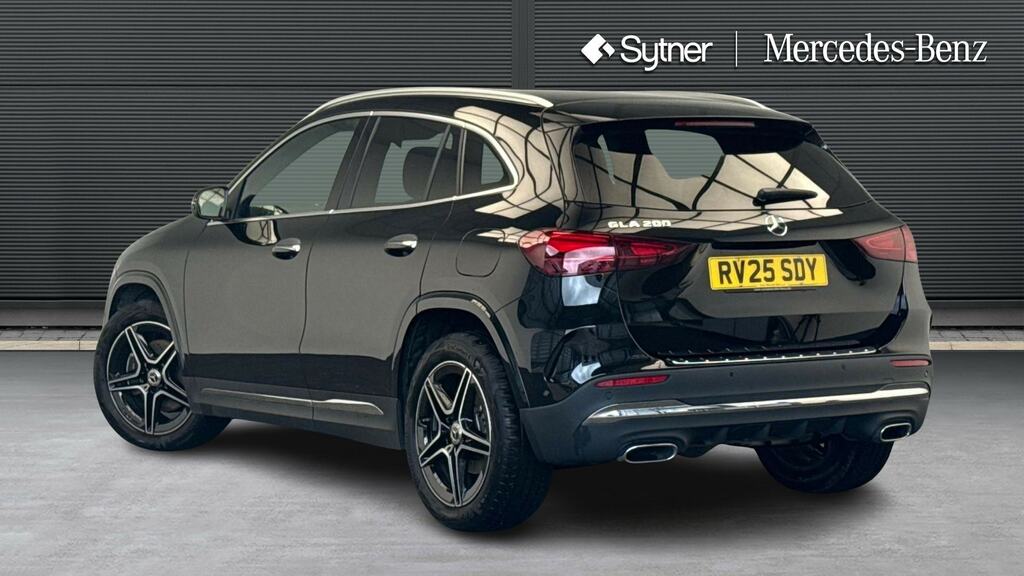 Mercedes-Benz GLA Class Gla 200 Amg Line Executive Black #2