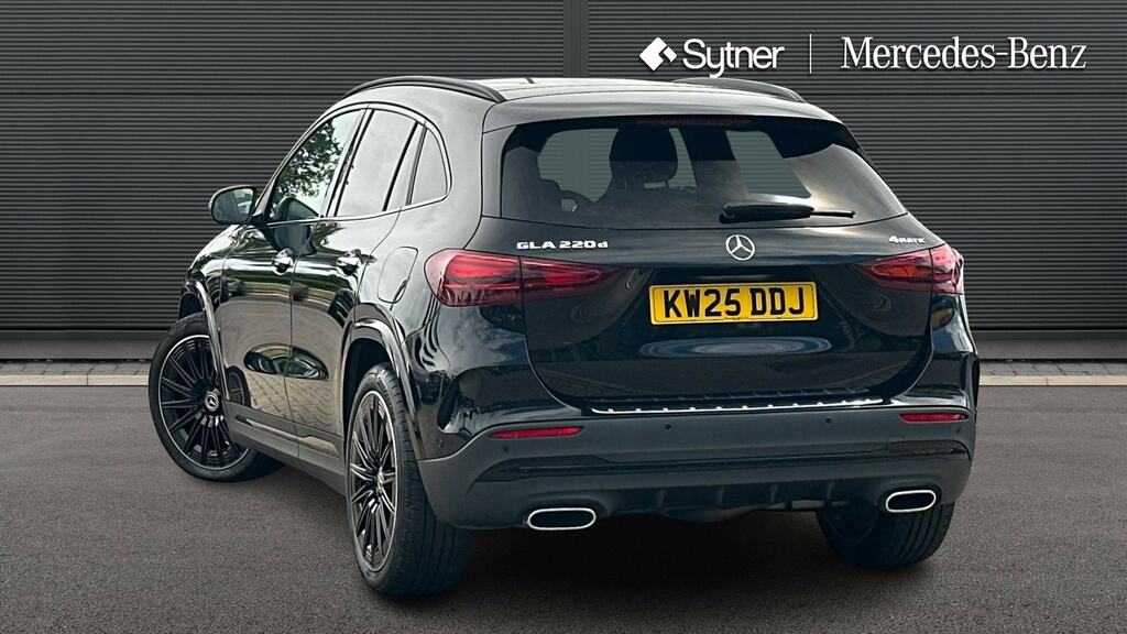 Mercedes-Benz GLA Class Gla 220D 4Matic Amg Line Premium Plus KW25DDJ Black #2