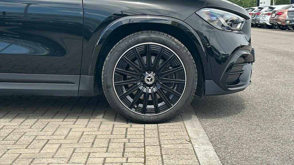 Mercedes-Benz GLA Class Gla 220D 4Matic Amg Line Premium Plus KW25DDJ Black #5