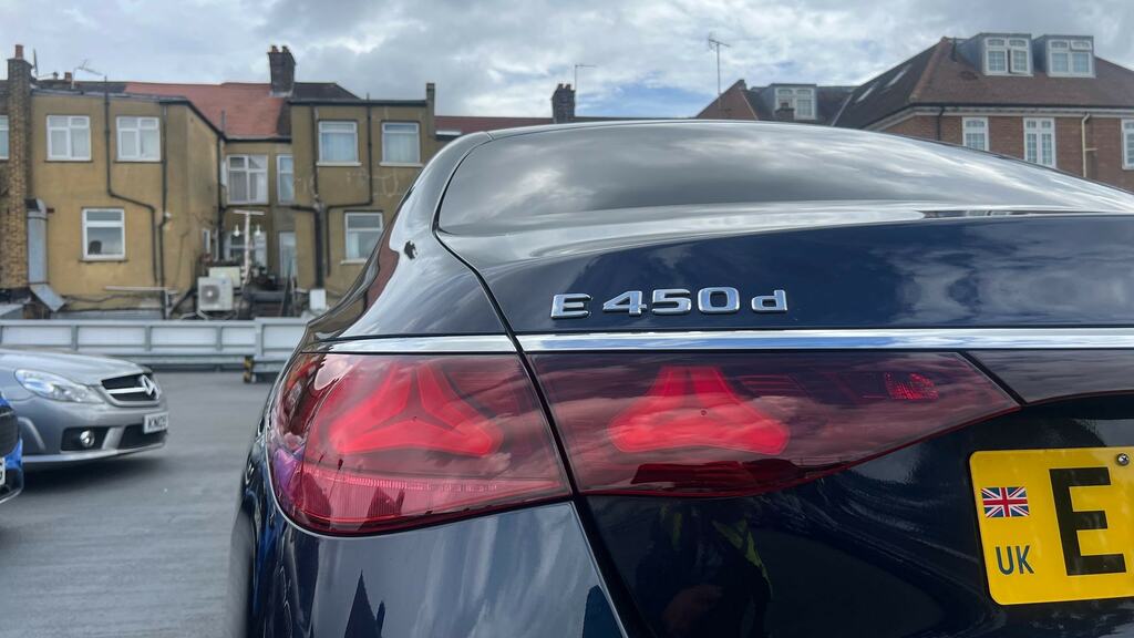 Mercedes-Benz E Class E220d Amg Line Advanced 9G-tronic 2024 Black #19