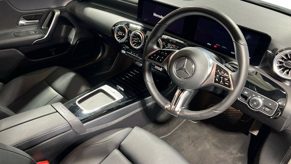 Mercedes-Benz A Class A180 Sport Executive KU25MTE White #3