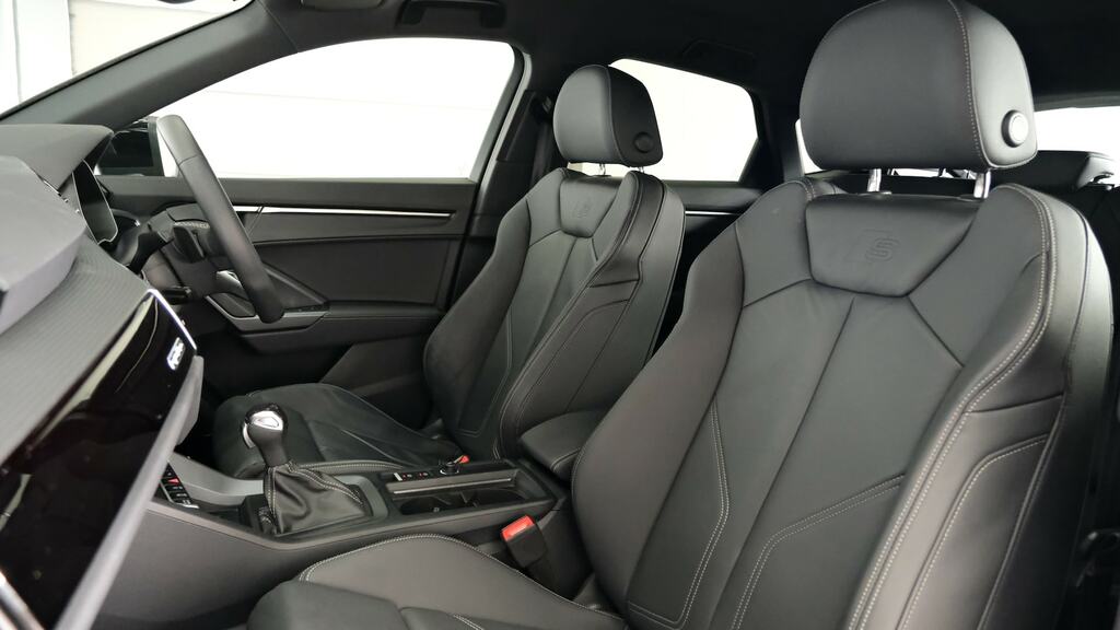 Audi Q3 Black Edition Black #15