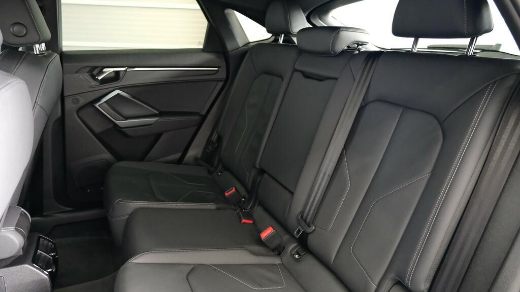 Audi Q3 Black Edition Black #16