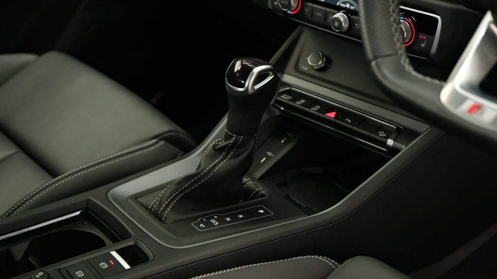 Audi Q3 Black Edition Black #14