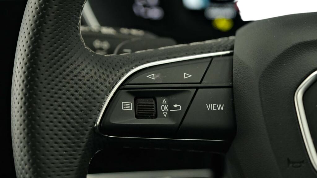 Audi Q3 Black Edition Black #17
