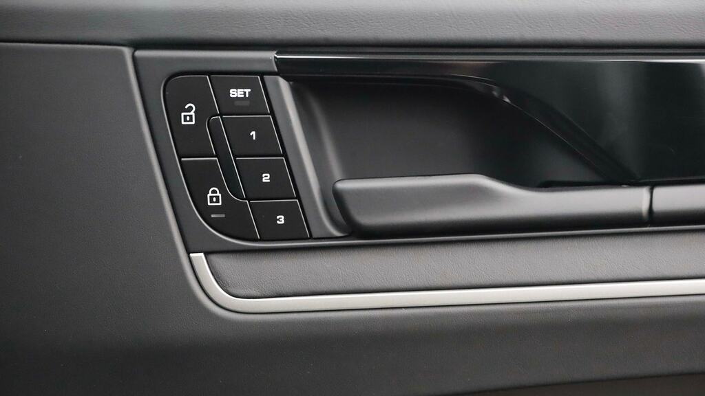 Porsche Cayenne E-hybrid Tiptronic S White #24