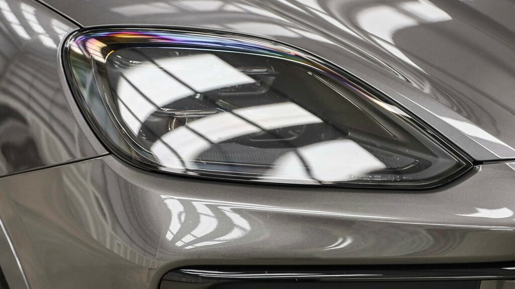 Porsche Cayenne E-hybrid Tiptronic S White #31