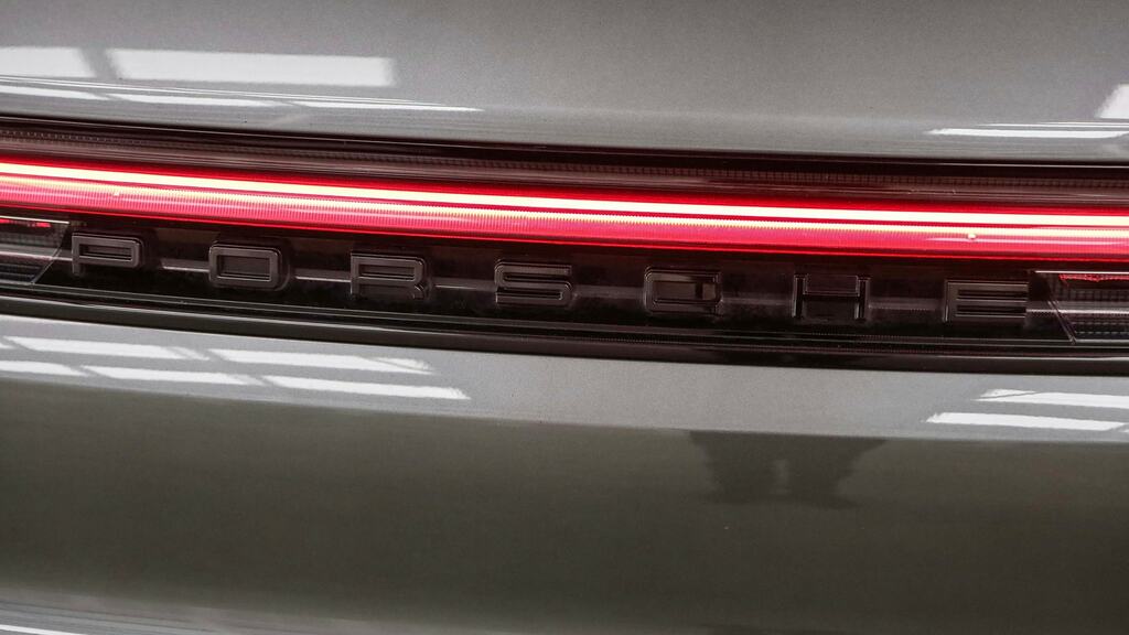 Porsche Cayenne E-hybrid Tiptronic S White #34