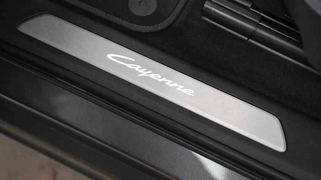 Porsche Cayenne E-hybrid Tiptronic S White #28