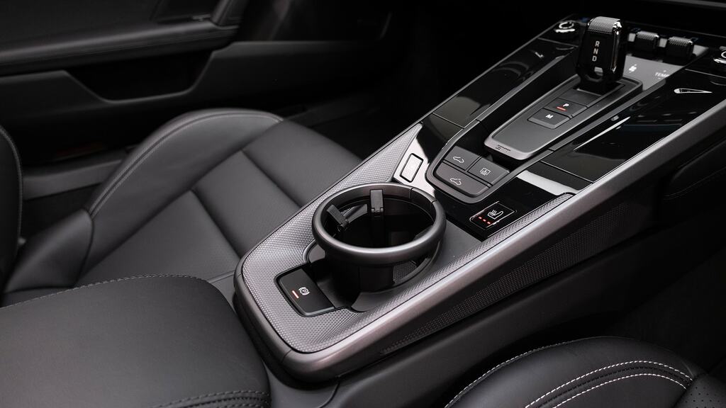 Porsche 911 2dr Pdk Black #40