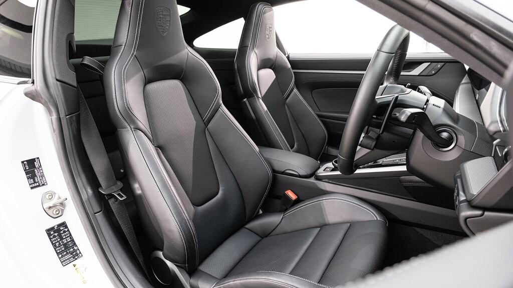 Porsche 911 2dr Pdk Black #11