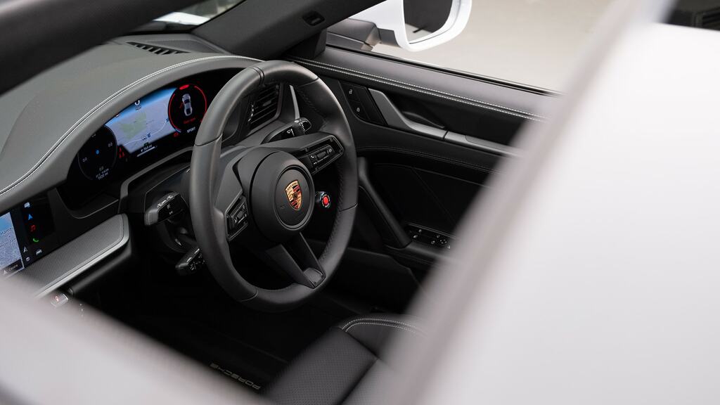 Porsche 911 2dr Pdk Black #45