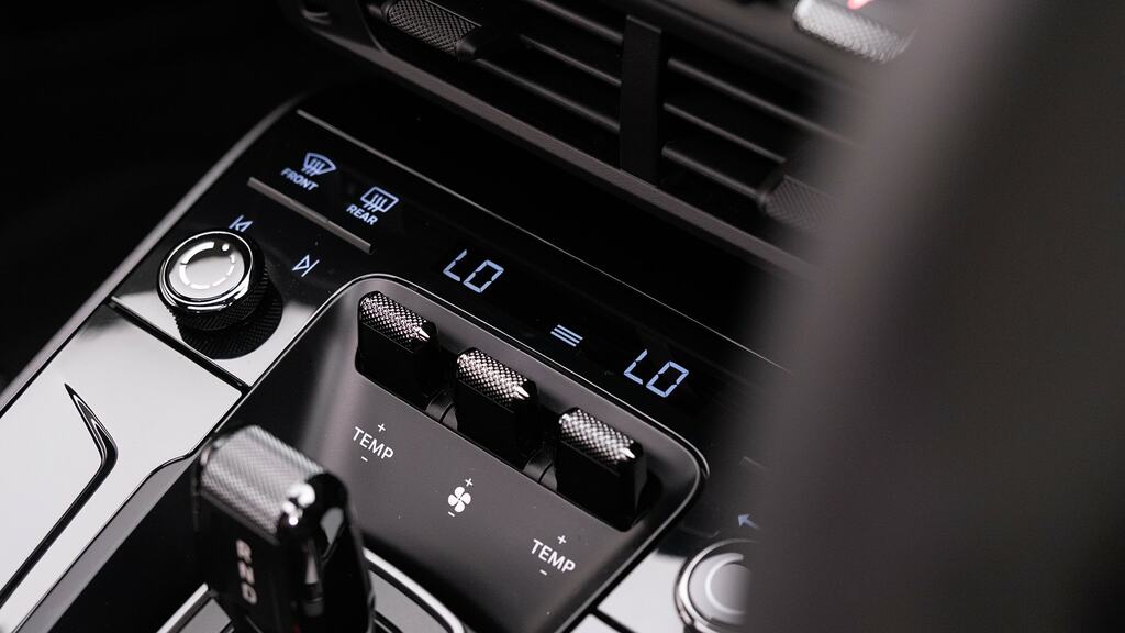 Porsche 911 2dr Pdk Black #28