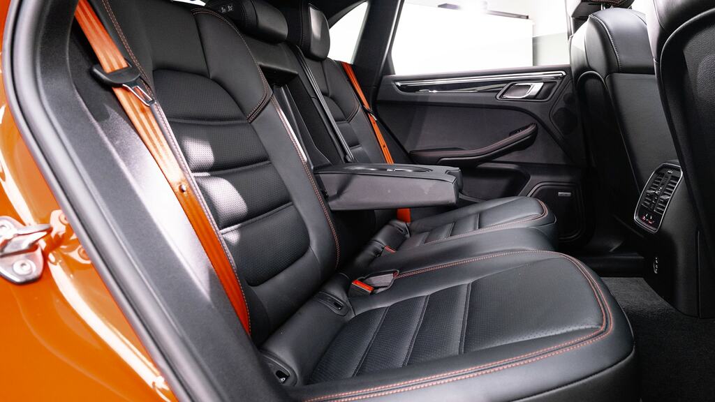 Porsche Macan 5dr Pdk Black #47