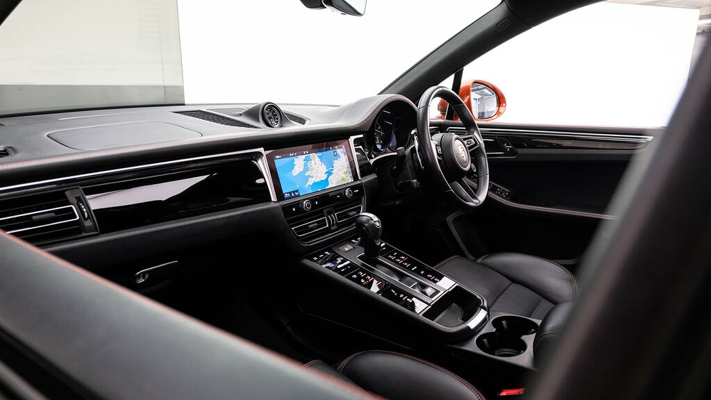 Porsche Macan 5dr Pdk Black #13
