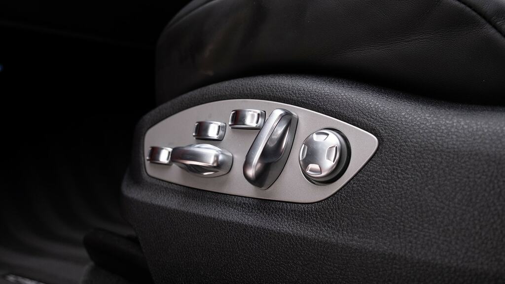 Porsche Macan 5dr Pdk Black #48