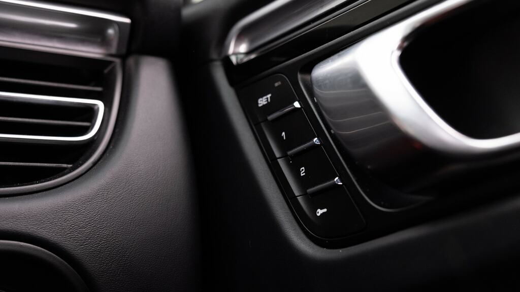 Porsche Macan 5dr Pdk Black #29