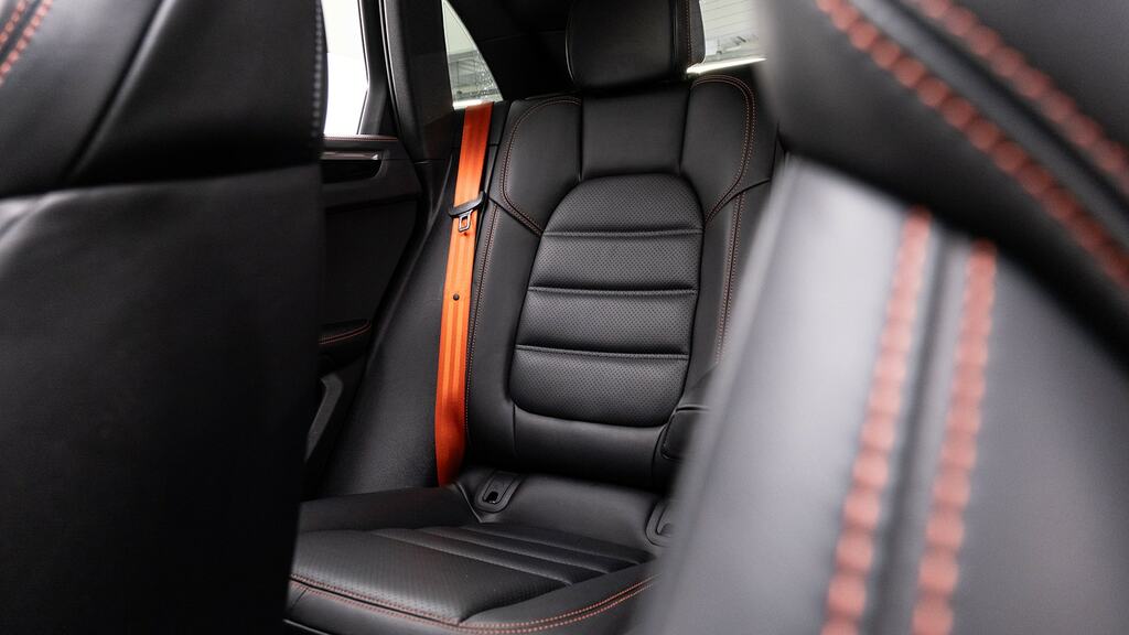Porsche Macan 5dr Pdk Black #52