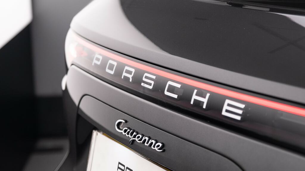 Porsche Cayenne V8 Turbo Tiptronic Black #25