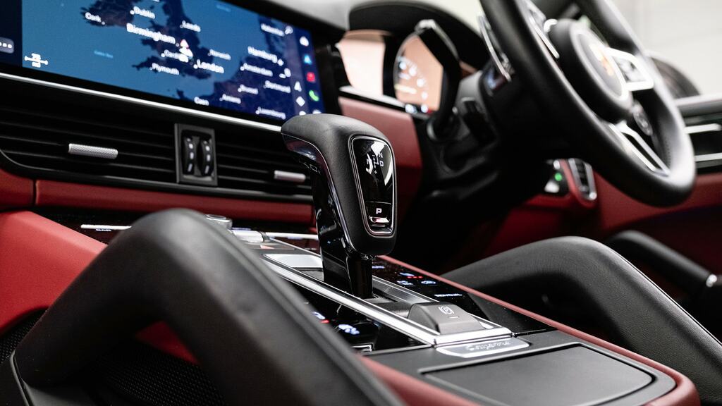 Porsche Cayenne V8 Turbo Tiptronic Black #12