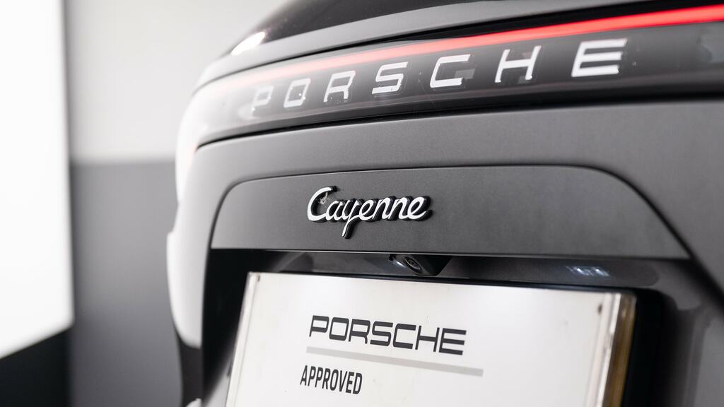 Porsche Cayenne V8 Turbo Tiptronic Black #24