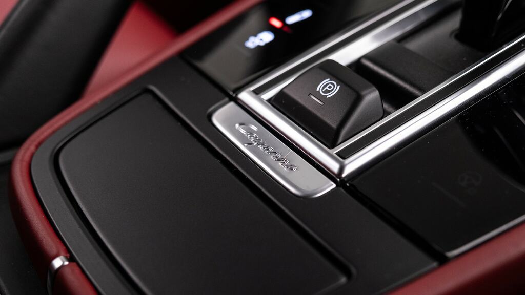 Porsche Cayenne V8 Turbo Tiptronic Black #35