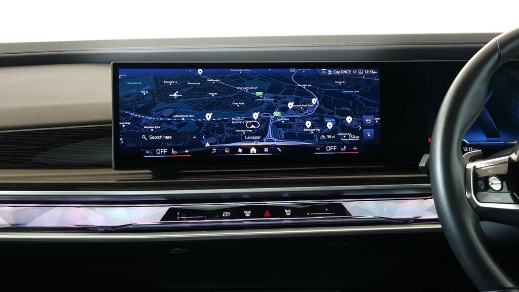 BMW i7 Excellence Black #8