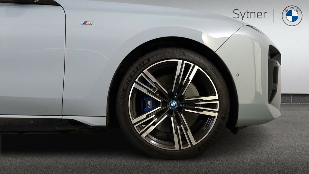 BMW i7 Excellence Black #14