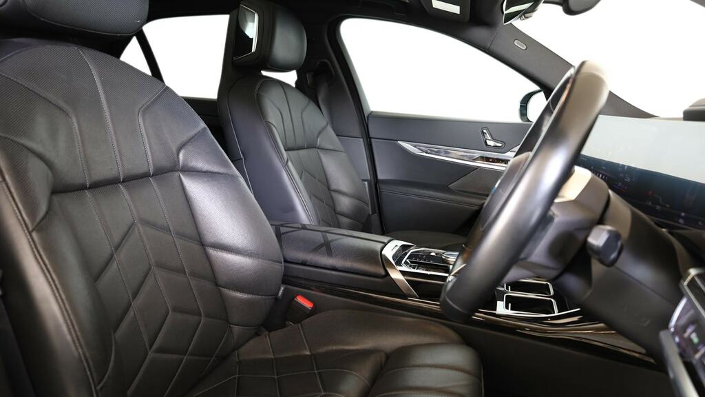 BMW i7 Excellence Black #11