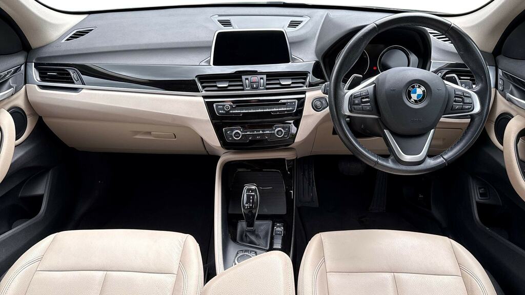 BMW X1 Sdrive 20I Xline Step Black #4
