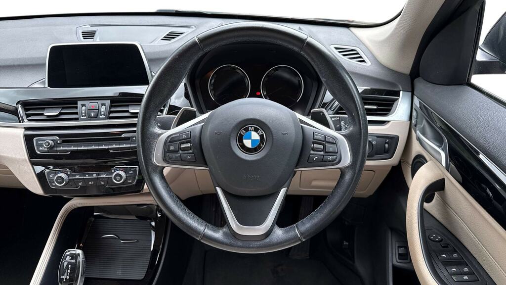 BMW X1 Sdrive 20I Xline Step Black #5