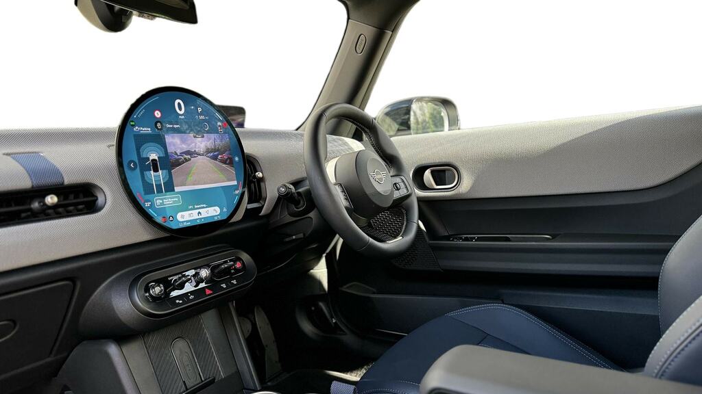 Mini Hatch 1.5 C Classic 2025 Blue #7