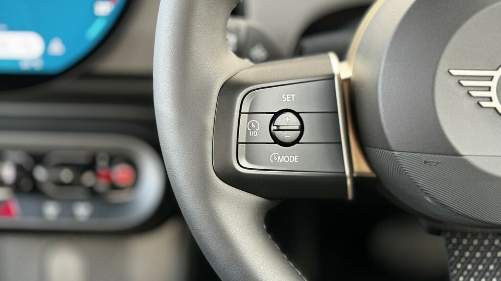 Mini Hatch 1.5 C Classic 2025 Blue #17