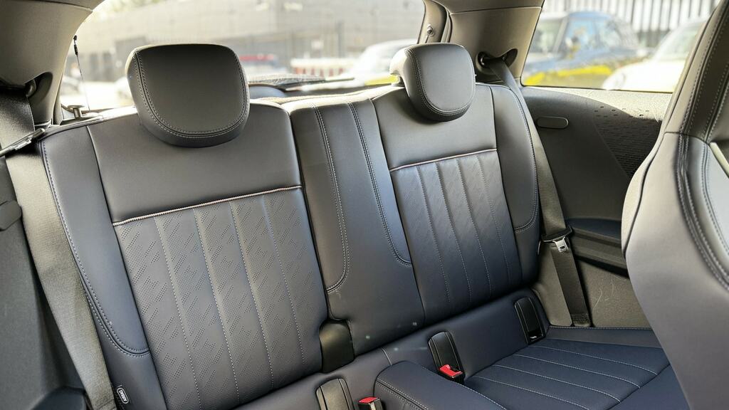 Mini Hatch 1.5 C Classic 2025 Blue #12