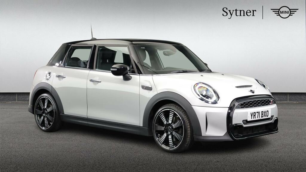 Mini Hatch 2.0 Cooper S Exclusive Comfortnav Pack Silver