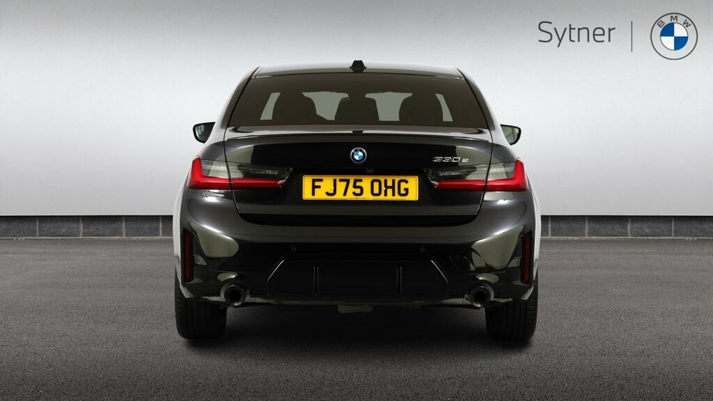 BMW 3 Series Sport White #14